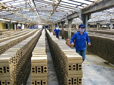 Ngành vật liệu công nghiệp xuống dốc lý do bởi vì sao